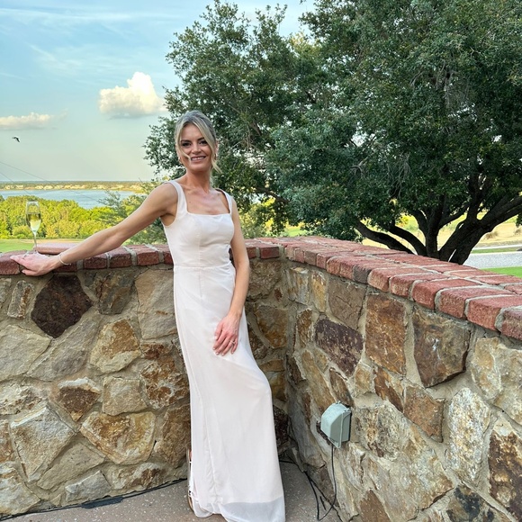 Beautiful Classic Blush Pink Chiffon Formal or Bridesmaid Dress - Picture 3 of 6